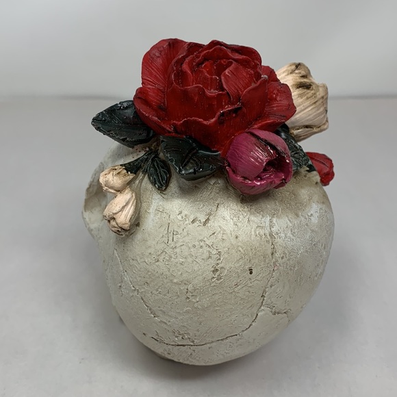 Halloween / Dia de Los Muertos Day of Dead resin 5.3” Skull with flowers NEW - Picture 7 of 16